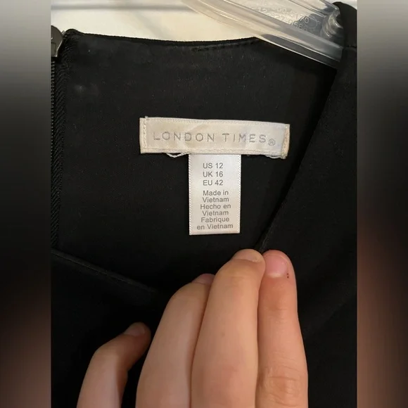 London Times Black and Green Sheath Dress - Picture 6 of 7